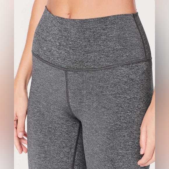 Lululemon Wunder Under Crop (Hi-Rise) *Luxtreme 21 - Picture 3 of 9